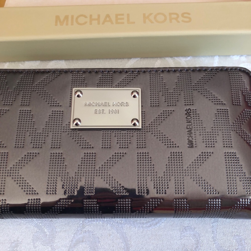 Michael Kors Continental Wallet Mirror metallic treated leather